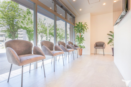 ◆ 開放感のある待合室