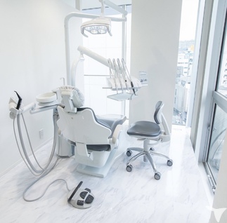 景色の良い個室の診療室