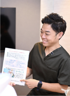 院長の青山謙一です。