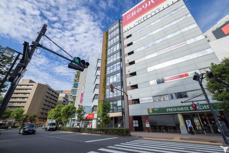 駅は目の前の"徒歩1分"