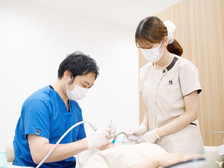 診療補助の様子