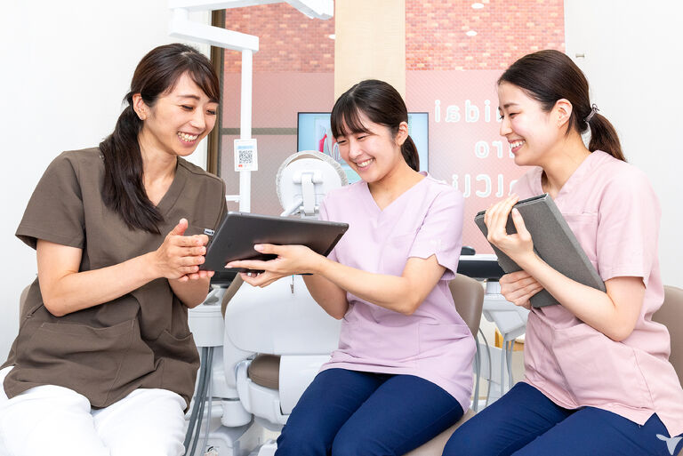 勉強は楽しく教え合います