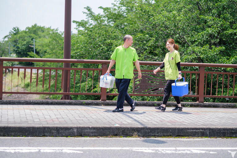 車を停めて移動中！