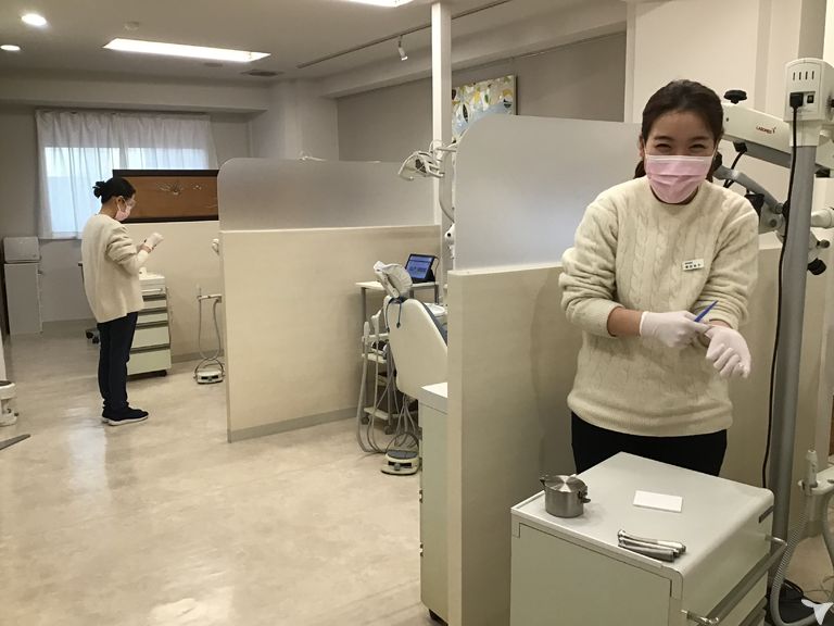 アシスタント