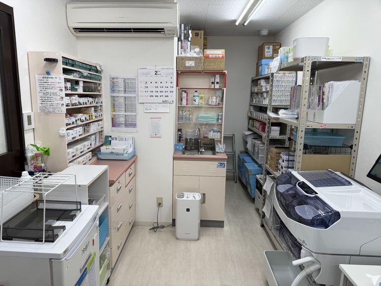 調剤室内