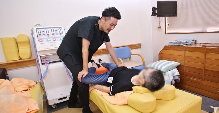 ベッド上での機能訓練です
