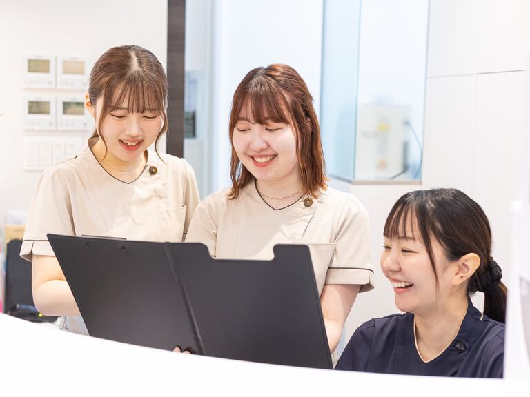 優しい先輩スタッフ